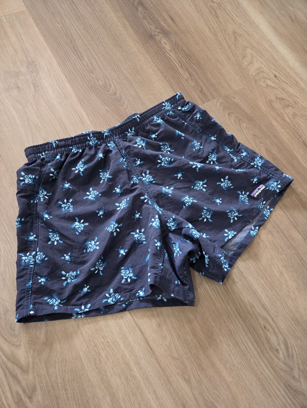 Patagonia Wmns Baggies Shorts S Gorpcore Hiking Outdoors Vacation Casual Summer - Picture 2 of 7